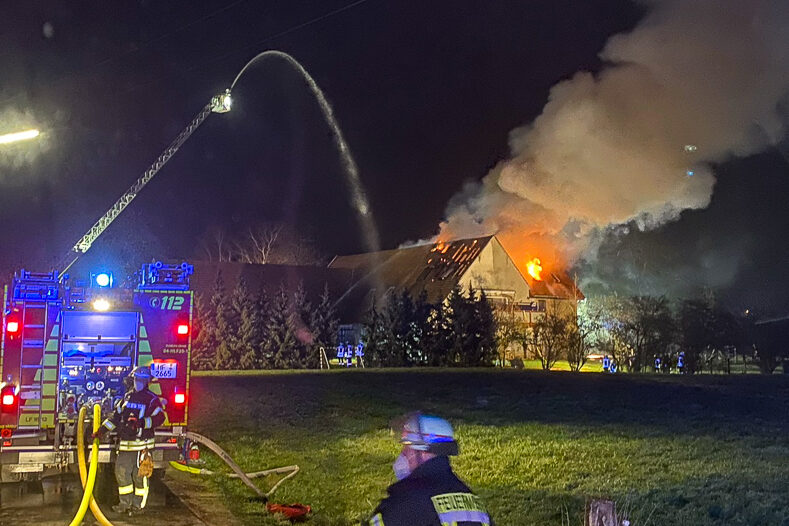 Feuer4 Feldmark Loehne 1.jpeg